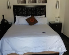 Hotel Flying Falcon Guesthouse (Johannesburg, South Africa)