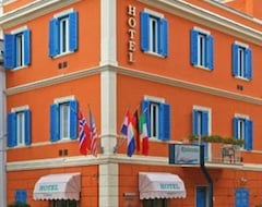 Hotel L'isola (Santa Marinella, Italy)