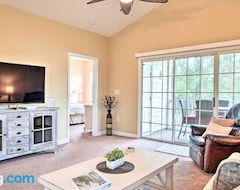 Hele huset/lejligheden Bright And Airy Resort Condo Golf, Shop And Swim (North Myrtle Beach, USA)