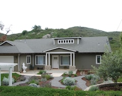 Koko talo/asunto Artsy Custom Home. Central To San Diego Beaches; Mts; Desert (Ramona, Amerikan Yhdysvallat)