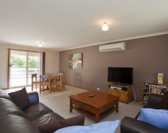 Koko talo/asunto Property Id: 011Tq099 (Torquay, Australia)