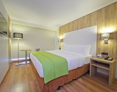 Hotelli Ramada by Wyndham Panama Via Argentina (Panamá, Panama)