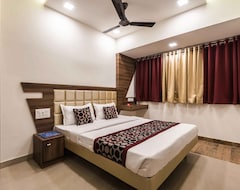 Koko talo/asunto Krishna Avtar Services Apartment (Navi Mumbai, Intia)