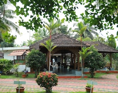 Otel Ayurrathna Coir Village Lake Resort (Alappuzha, Hindistan)