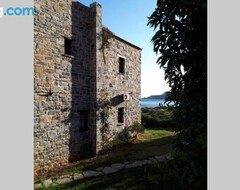 Toàn bộ căn nhà/căn hộ Traditional Stone House By The Sea... (Kapetaniana, Hy Lạp)