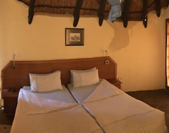 Khách sạn Airport Lodge (Windhoek, Namibia)