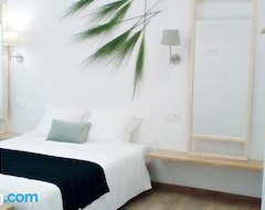 Entire House / Apartment Corners Of The World Guesthouse (Alicante, Spain)