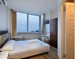Hotel Bonn Beach  By Rrh&r (Antalya, Turkey)