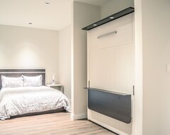Cijela kuća/apartman Brand New Home W/ 2 Ensuite Bedrooms With Ping Pong Table And 240v Ev Charging. (Black Creek, Kanada)