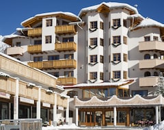 Khách sạn Sporthotel Romantic Plaza (Madonna di Campiglio, Ý)