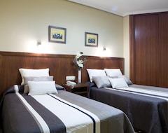 Hotel Arsus (Vigo, Spain)