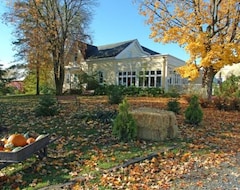 Hotel Auberge West Brome (West Brome, Canadá)