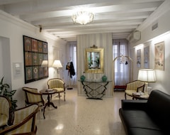 Khách sạn Hotel Antigo Trovatore (Venice, Ý)
