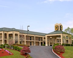 Otel Super 8 By Wyndham Knoxville East (Knoxville, ABD)