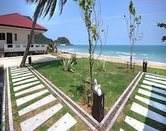Chonnapha Resort (Nakhon Si Tammarat, Thailand)