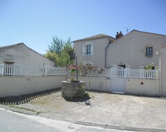 Toàn bộ căn nhà/căn hộ House In Quiet Village Near La Rochelle, 10 Minutes From Châtelaillon-Plage. (Thairé, Pháp)