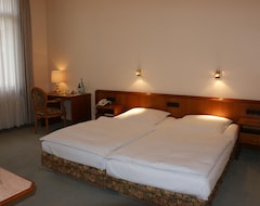 Centro Hotel Kaiserhof Deluxe (Luebeck, Germany)