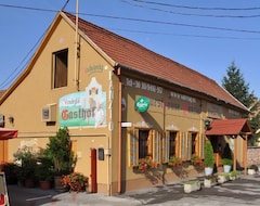 Hotel Vadvirág Vendéglő és Panzió (Tatabánya, Hungary)