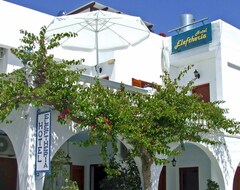 Khách sạn Hotel Eleftheria (Livadia - Paros, Hy Lạp)