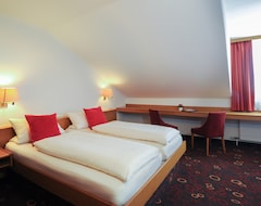 Khách sạn Hotel Vierjahreszeiten (Breitengüßbach, Đức)