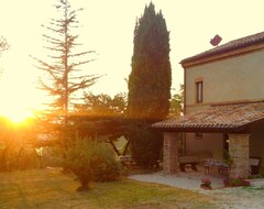 Toàn bộ căn nhà/căn hộ Il Castellano, A Beautiful Italian Villa Set In Its Own Grounds/Woodland (San Ginesio, Ý)