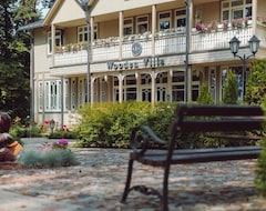 Otel Wooden Villa (Jūrmala, Letonya)