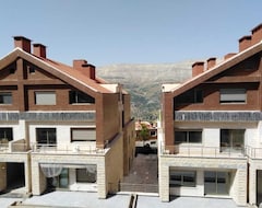 Cijela kuća/apartman Beau Chalet Au Calme Avec Piscine Et Parking Privé (Rashaya, Libanon)