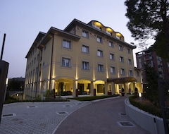 Khách sạn Hotel Virginia Palace (Garbagnate Milanese, Ý)