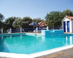 Hotel White Rock Apartments (Kampos Marathokampos - Votsalakia, Greece)