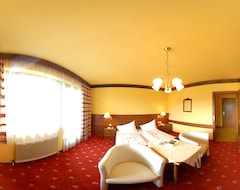 Hotel Knollhof (Ramsau am Dachstein, Austria)