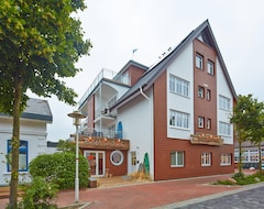 Bernstein-Hotel Bootshaus (Buesum, Germany)