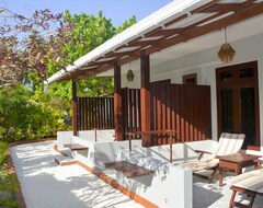 Khách sạn Holiday Village Retreat (Mathiveri, Maldives)