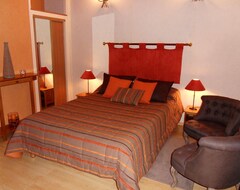 Hotel Aux 3 Sapins (Ronno, France)
