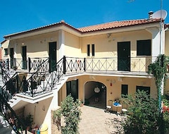 Otel Margaritis Apartments (Parga, Yunanistan)