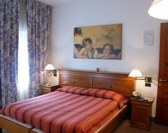 Hotel Il Pino (Garlasco, Italy)