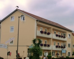 Hotel Eichschmid + Röll´n Biergarten (Bad Gögging, Alemania)