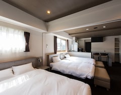 Inova Kanazawa Station Hotel Suite (Kanazawa, Japonya)