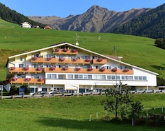 Khách sạn Hotel Tirolerhof (Terenten, Ý)
