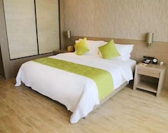 Qingdao Mangrove Tree Resort World - Red Coral Hotel (Qingdao, China)