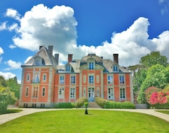 Bed & Breakfast Chateau de Chantore (Bacilly, France)