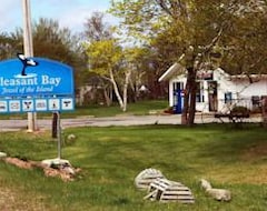 Hotel Mountain View Motel & Cottages (Pleasant Bay, Canada)