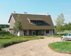 Khách sạn Chamedafne W Puszczy Kampinoskiej (Brochów, Ba Lan)