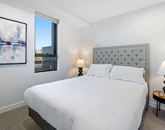 Toàn bộ căn nhà/căn hộ Polished 2-bed Apartment With Gorgeous City Views (Fitzroy Island, Úc)