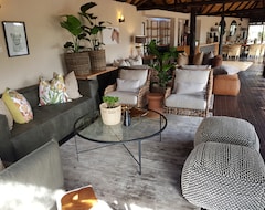 Hotel Makhasa Private Game Lodge (Hluhluwe, South Africa)