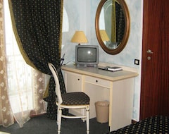 Khách sạn Hotel San Marino (Laglio, Ý)