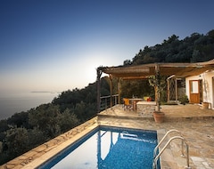 Tüm Ev/Apart Daire Ysyhia - Cottage With Private Pool And Sea Views (Kanapitsa, Yunanistan)