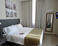 Hotel Chc Business Residence (Genoa, Italy)