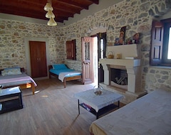 Otel Sevis Traditional House (Kalymnos - Pothia, Yunanistan)