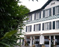 Otel Au Petit Béarn (Salies-de-Béarn, Fransa)