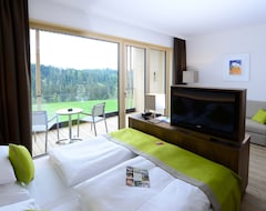 Khách sạn Hotel Schwarz Alm (Zwettl, Áo)